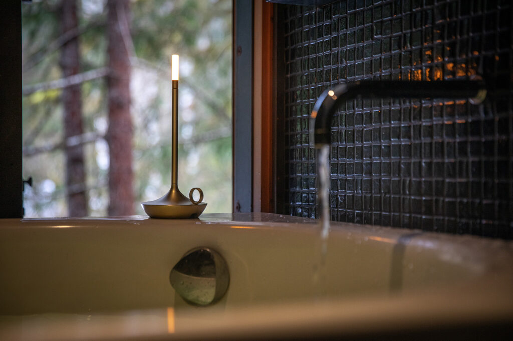 WIck_Graphite Bath_72